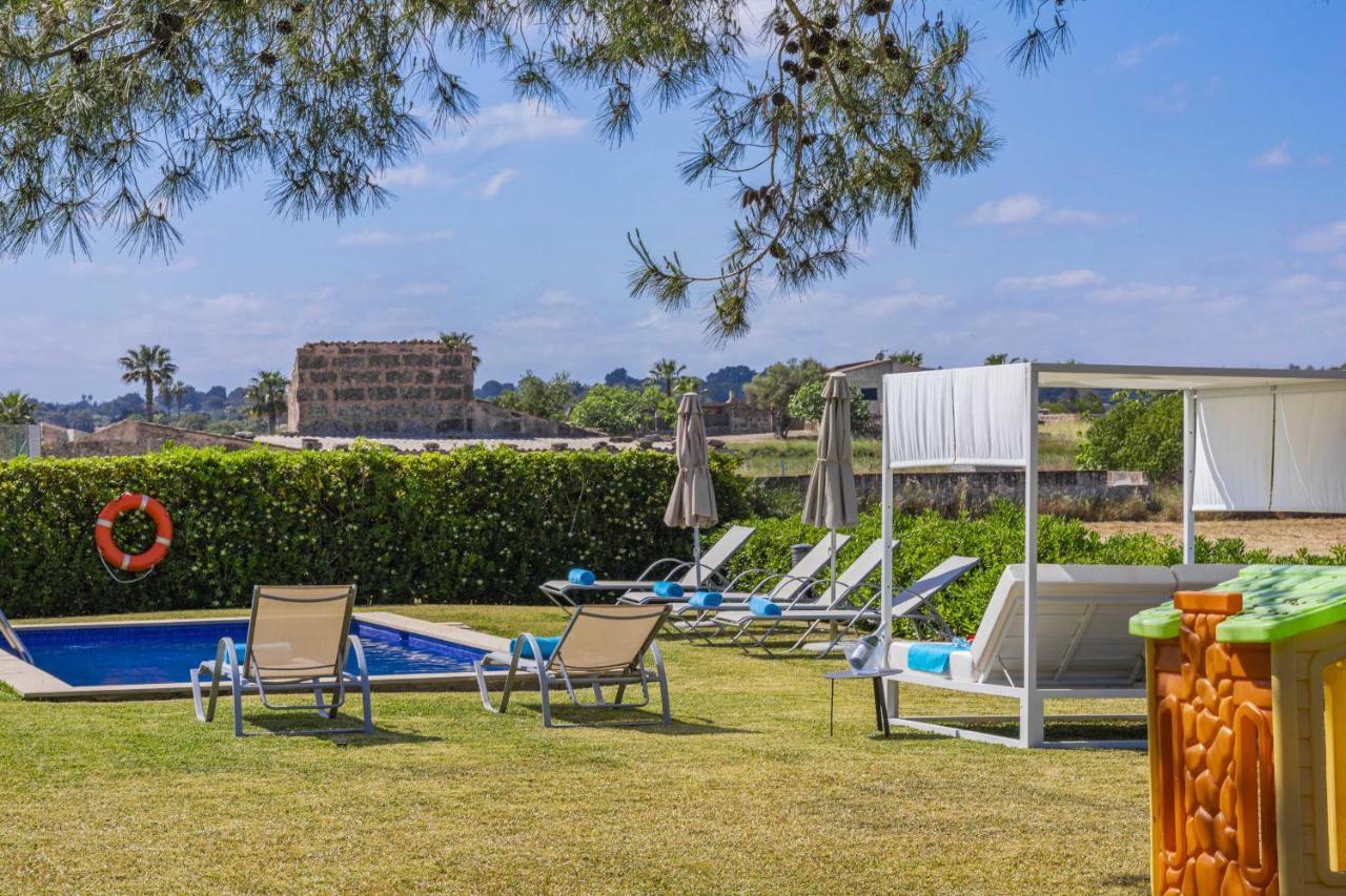 Villa Ambient / Sa Finqueta *