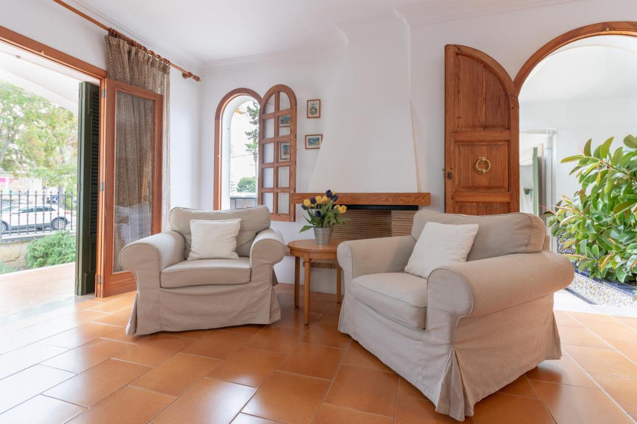 Anecs Villa *
