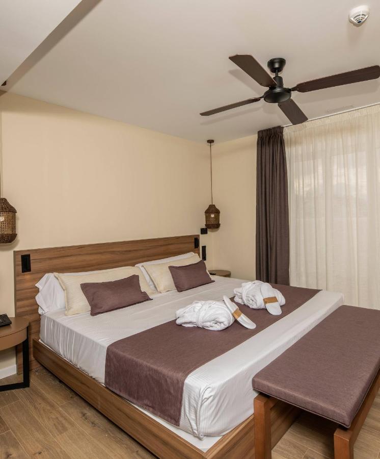 Eques Petit Hotel 4*