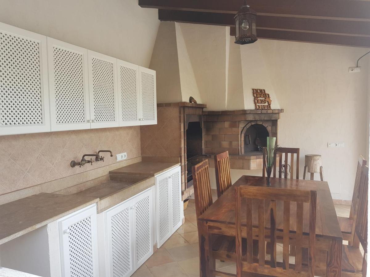 Villa Milagro - 3 Bedroom Style With Pool Near Golf Course/beaches - Air Cond. Pollensa