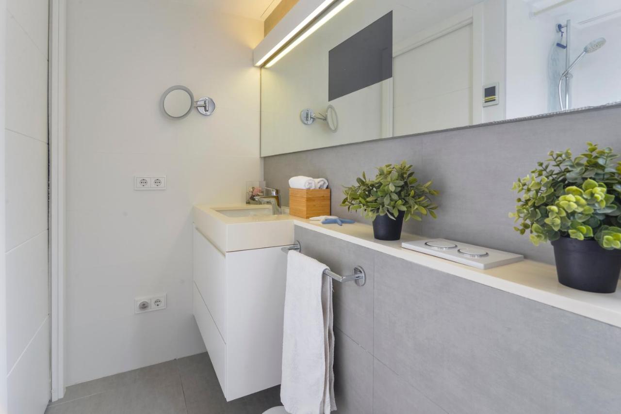 Apartment Canami... Luxury With Sea Views.