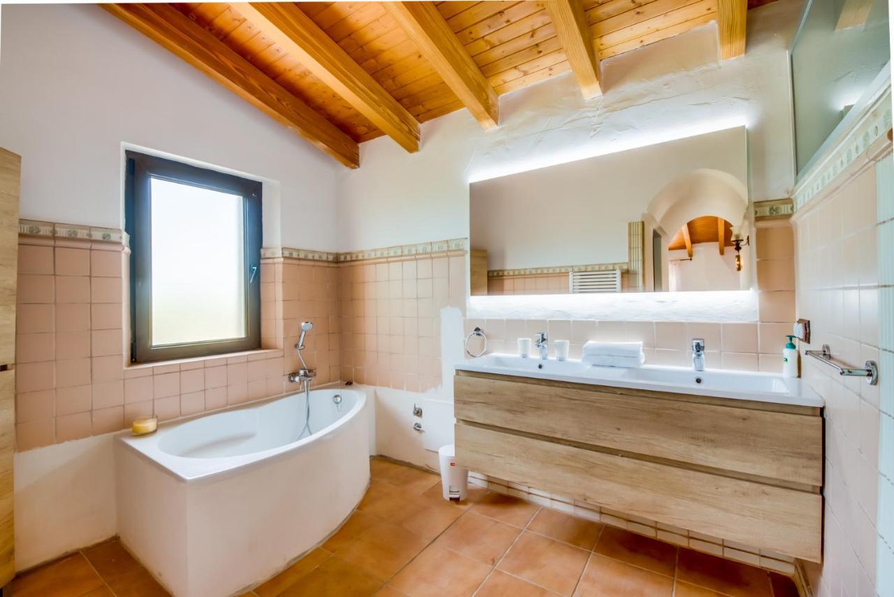 Kiana Villa