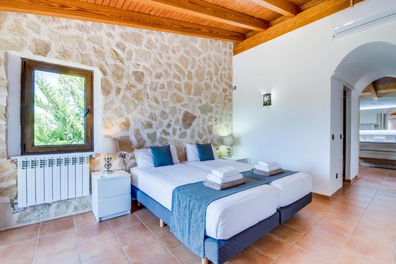 Kiana Villa *
