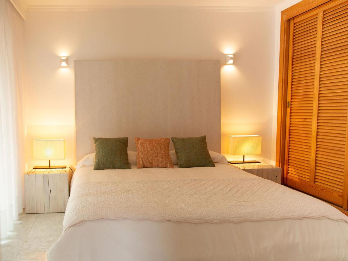 Villa Es Turó, Luxury Beachfront In Colonia San Jordi
