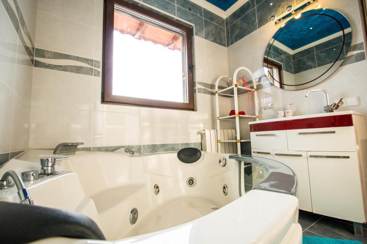 Villa Bonita Casa Suit, Porto Colom, Piscina, Ac, Wifi Y Netflix *