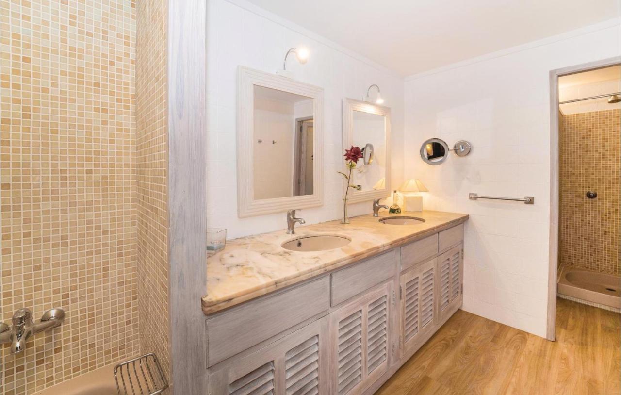Сasa de vacaciones Amazing In Puerto De Pollensa With 4 Bedrooms, Private Swimming Pool And Outdoor Swimming Pool