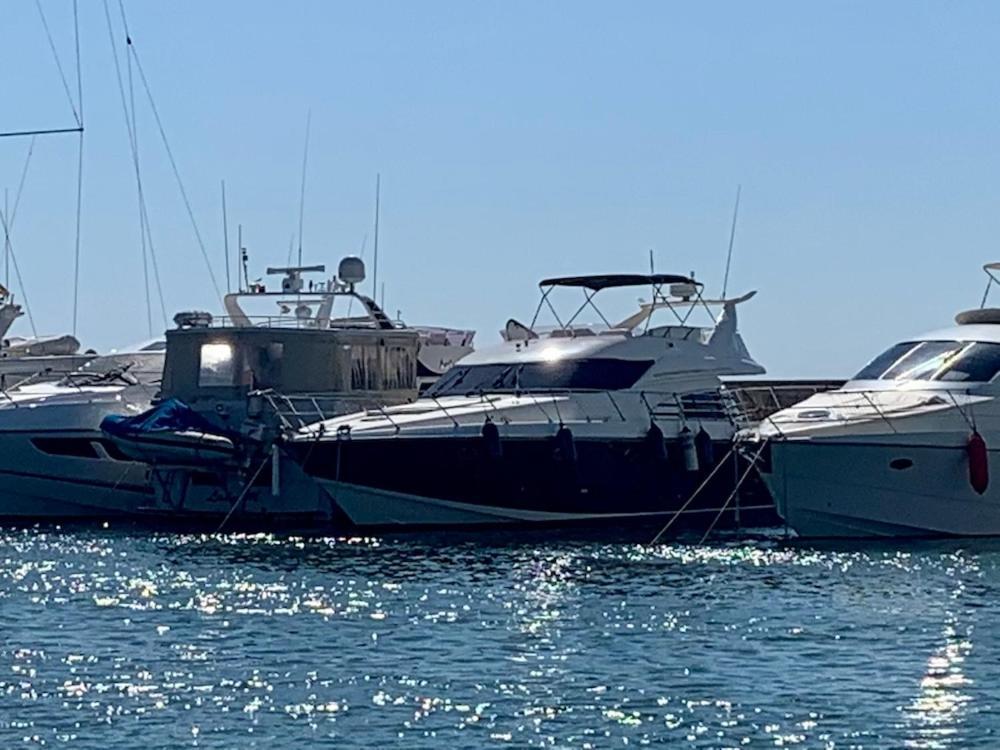 Yacht 18m Sunseeker In Mallorca Mit Fruehstueck & Bordcrew El Arenal (Mallorca)