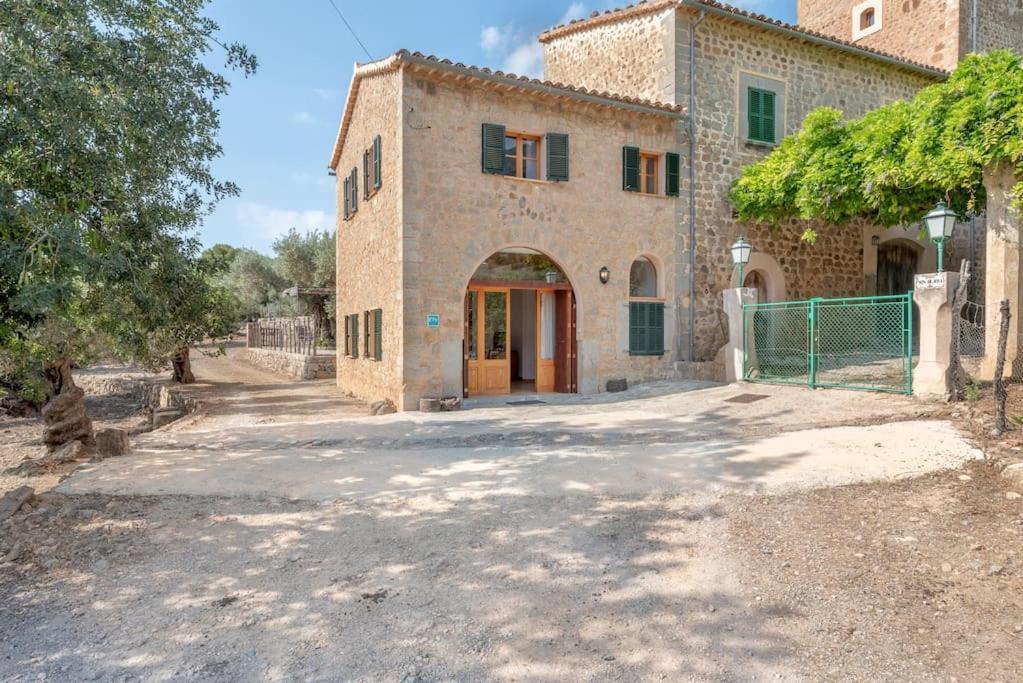 Semi-detached Sunny Country House, Near Gr221