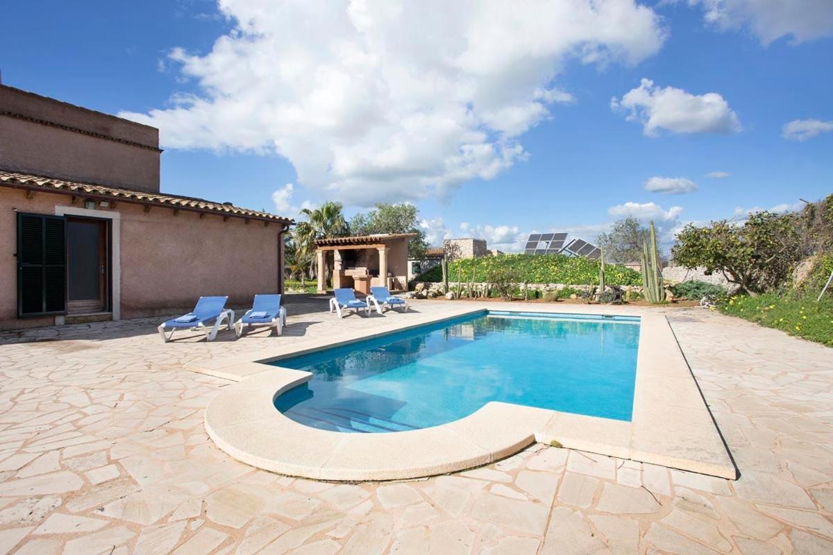 Servera Villa