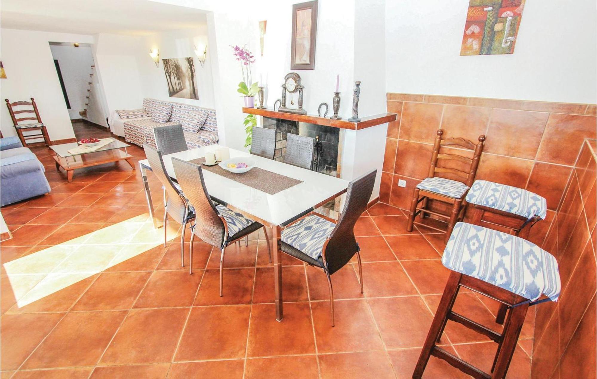 Сasa de vacaciones Gorgeous In With Kitchen
