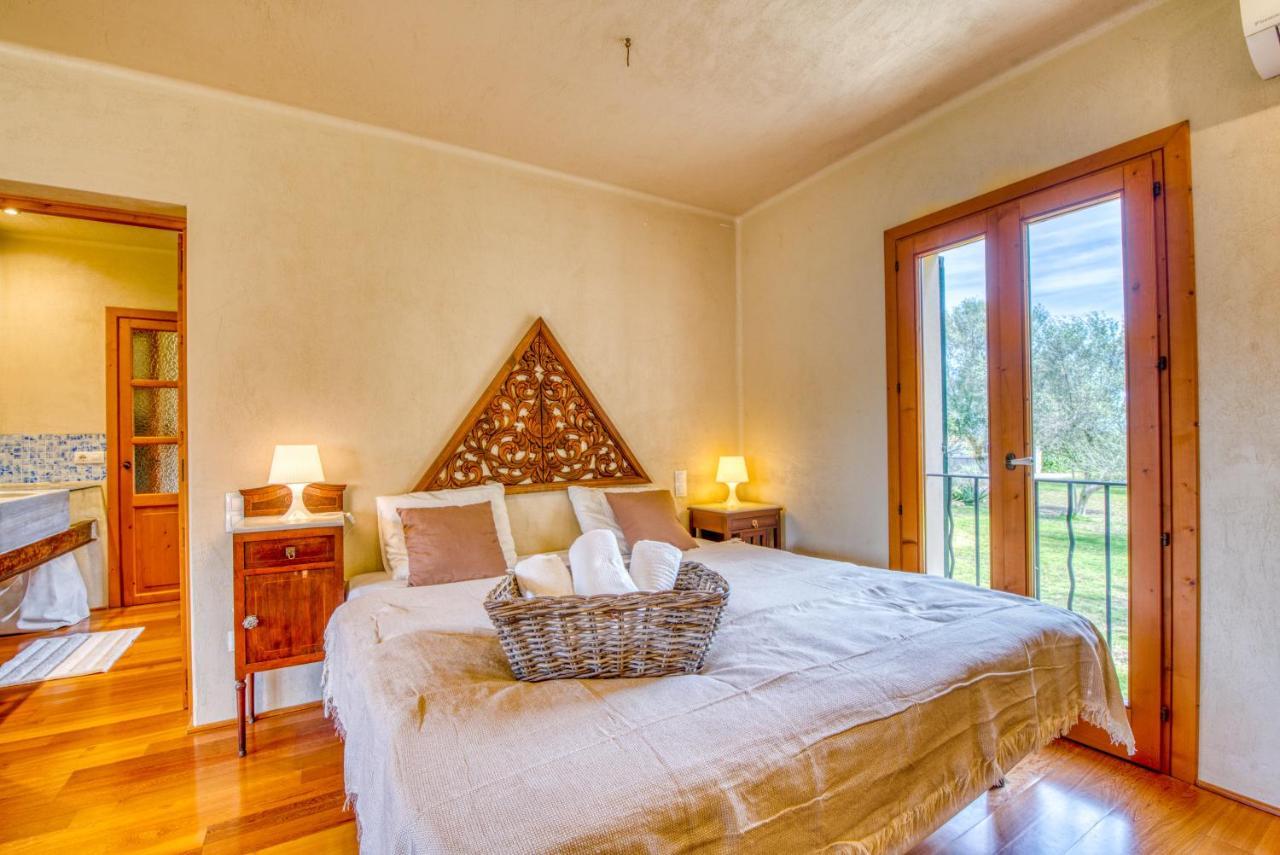 Villa Traumhafte Familien-finca - 8 Gäste, Pool, Pferde&hühner, Ruhe&privatsphäre Sa Pobla
