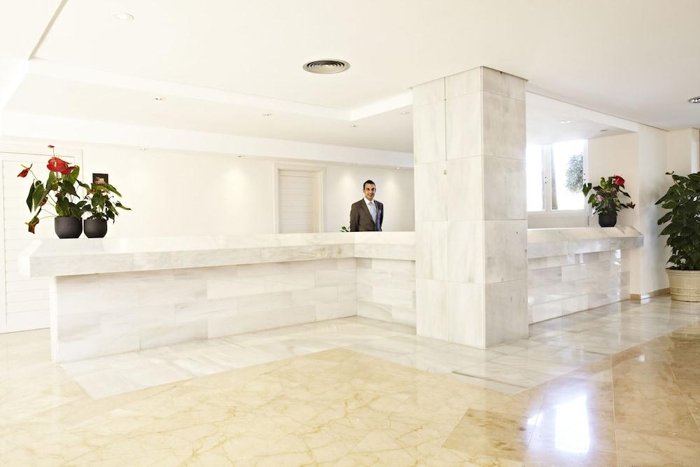 Grupotel Apartahotel 4*