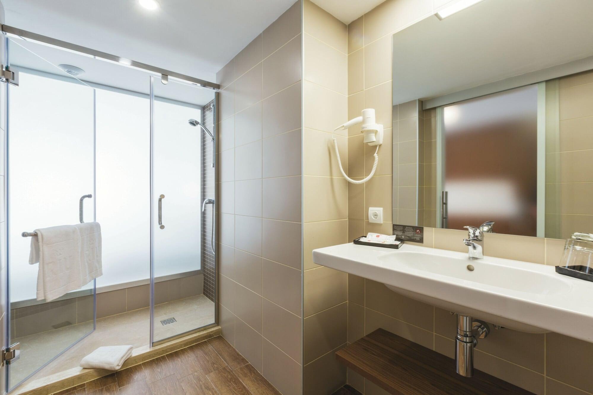 Hotel Riu Bravo 4*