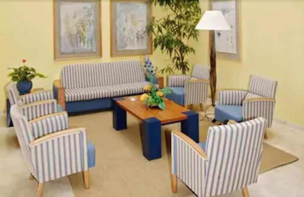 Dunes Platja Apartahotel