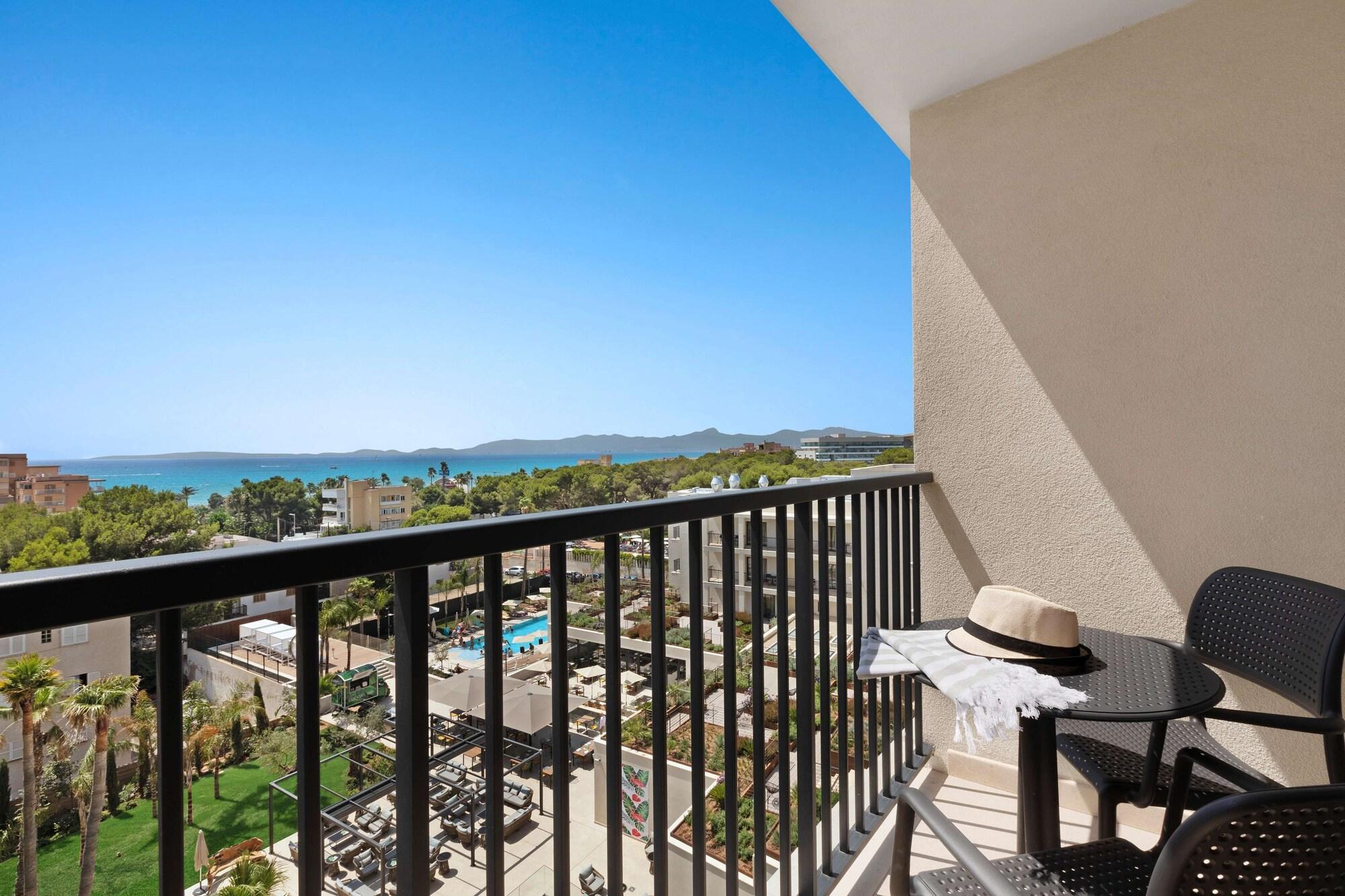 Paradiso Garden 4*