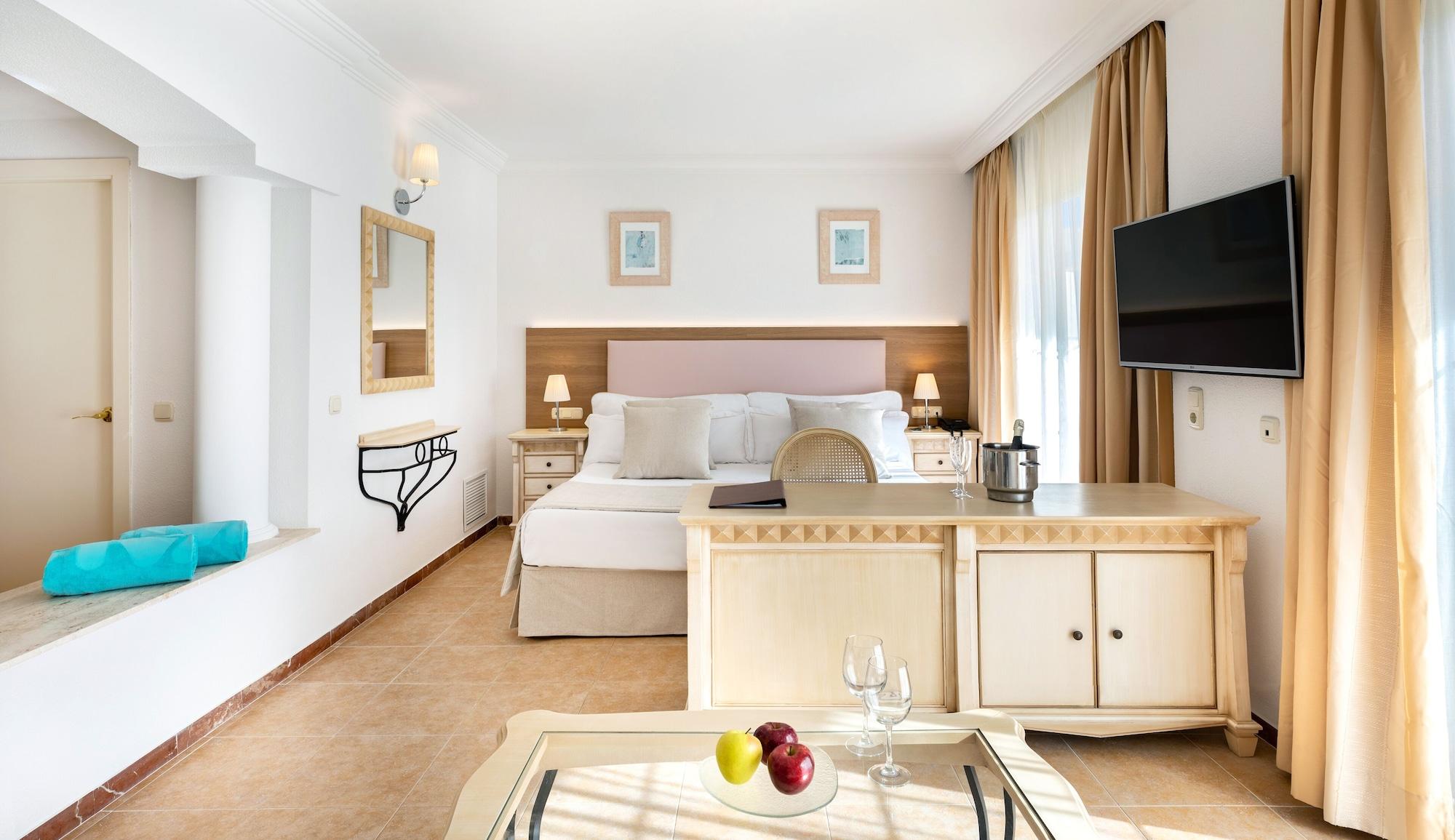 Hotel Viva Cala Mesquida & Adults Only 16 4*
