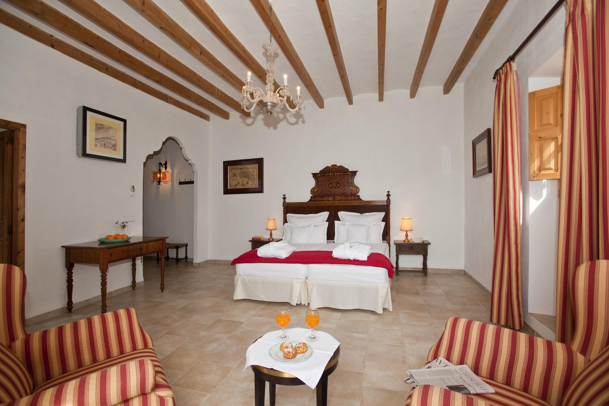Estades 4*