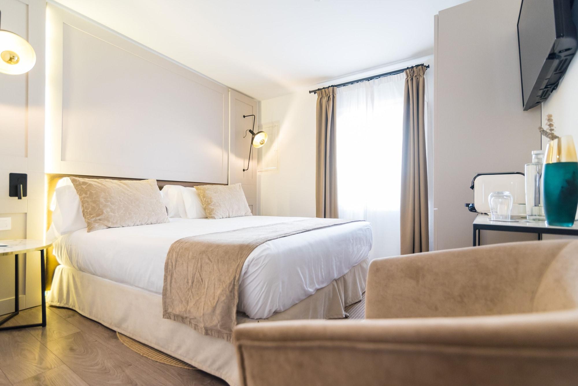 Icon Rosetó Hotel