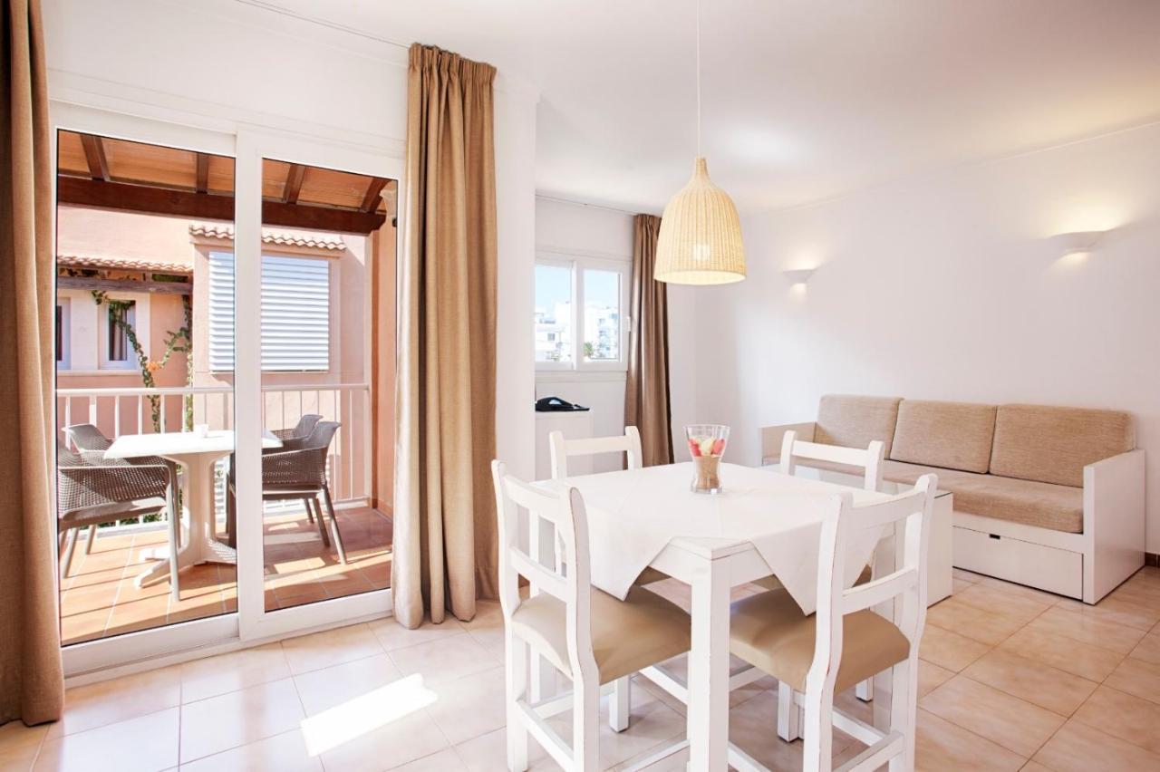 Agulla Park Apartment *