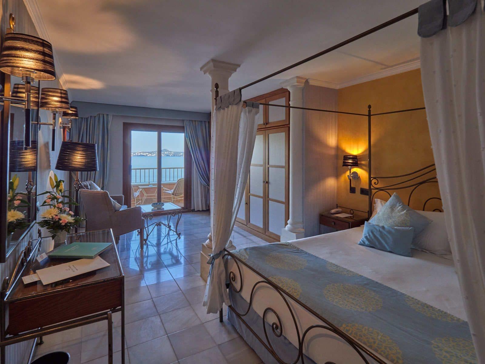 Hotel Petit Cala Fornells 5*