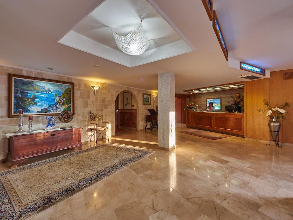 Hotel Petit Cala Fornells Peguera