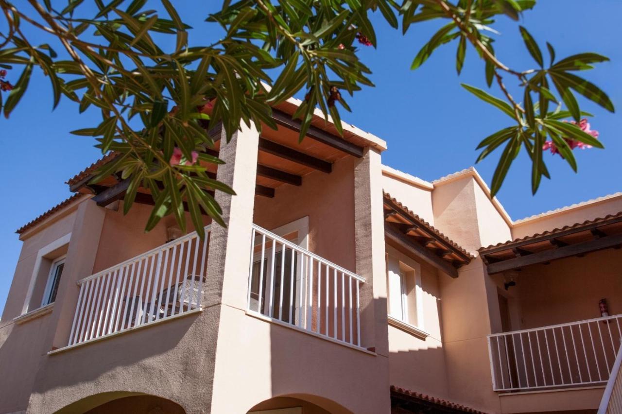 Agulla Park Apartment