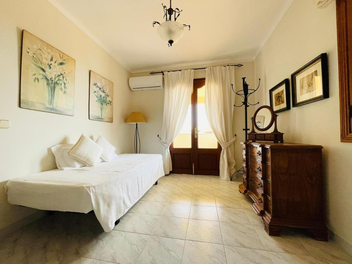 *****villa De Món Max. 8 Personen, Meerblick + Pool Villa