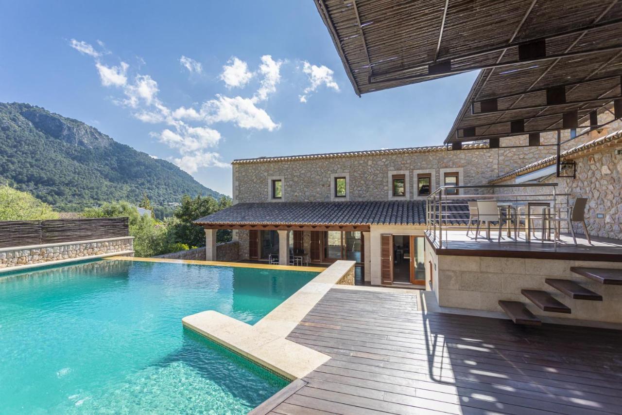 Luxury Binibona Villa