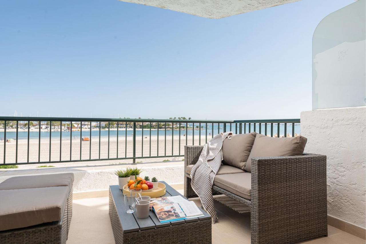 Beachside Apartment *