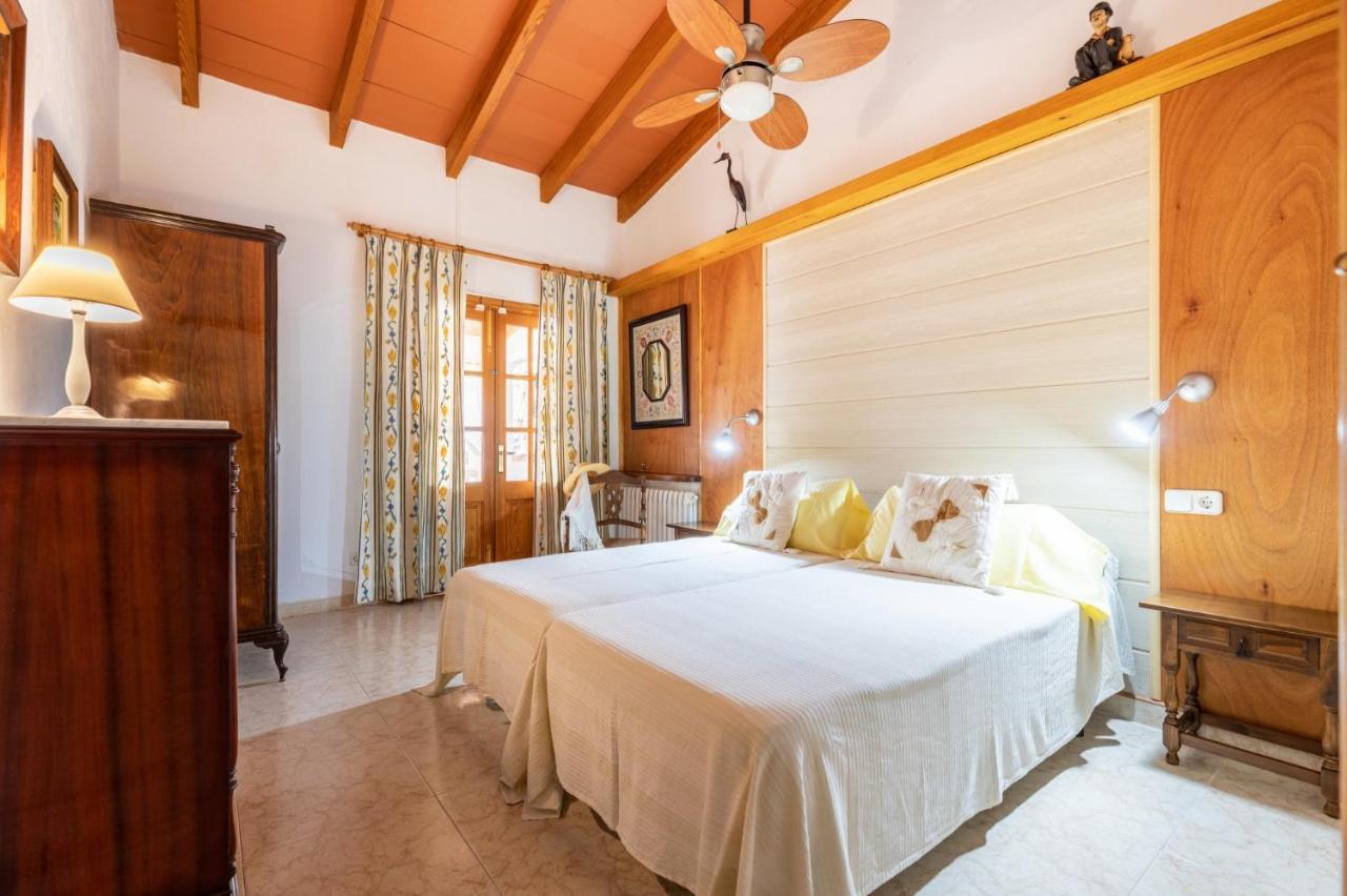 Villa Oliveras By *