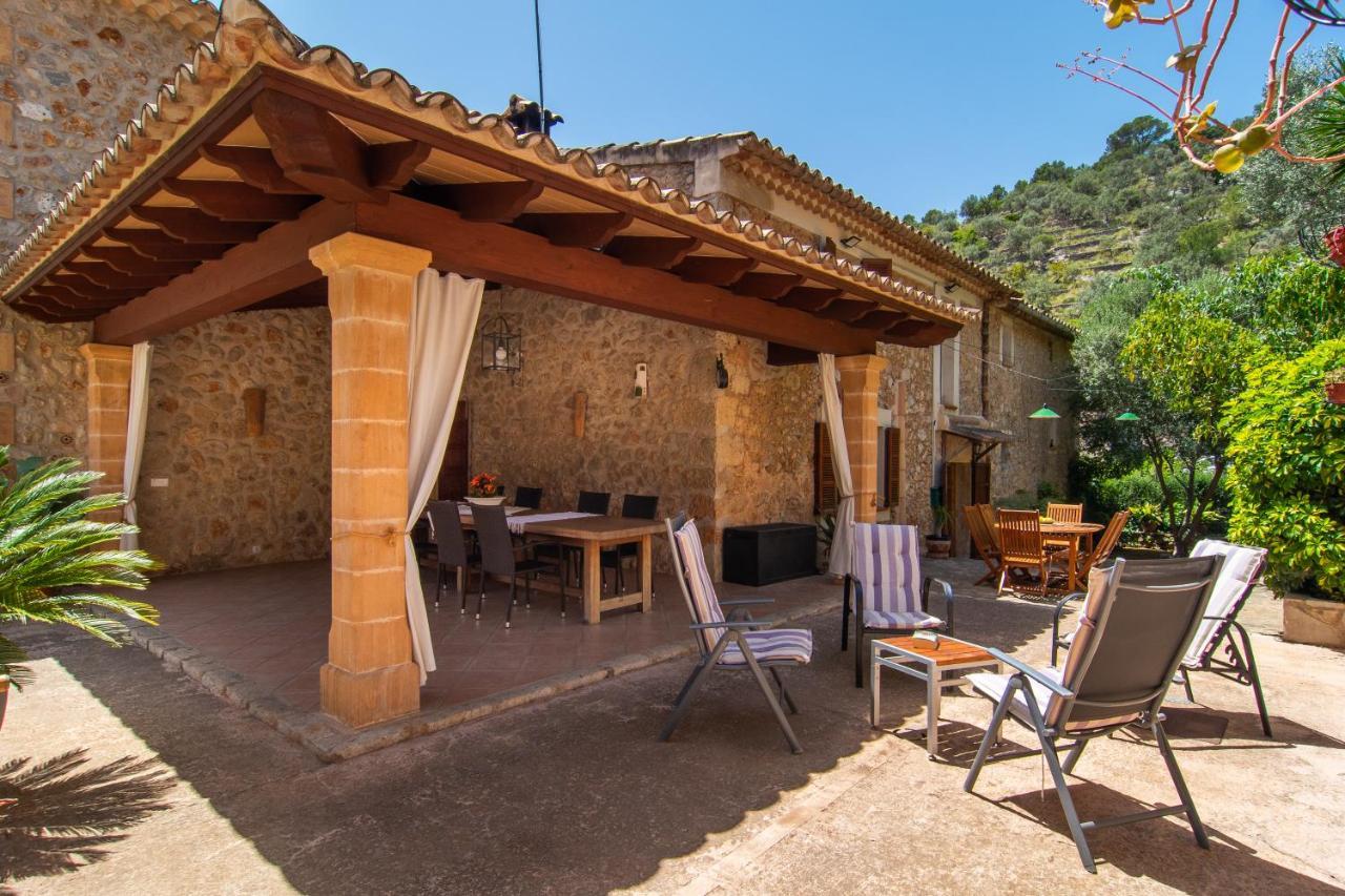 Сasa de vacaciones Fabulous Rural House With Views To The Mountains With Swimming Pool