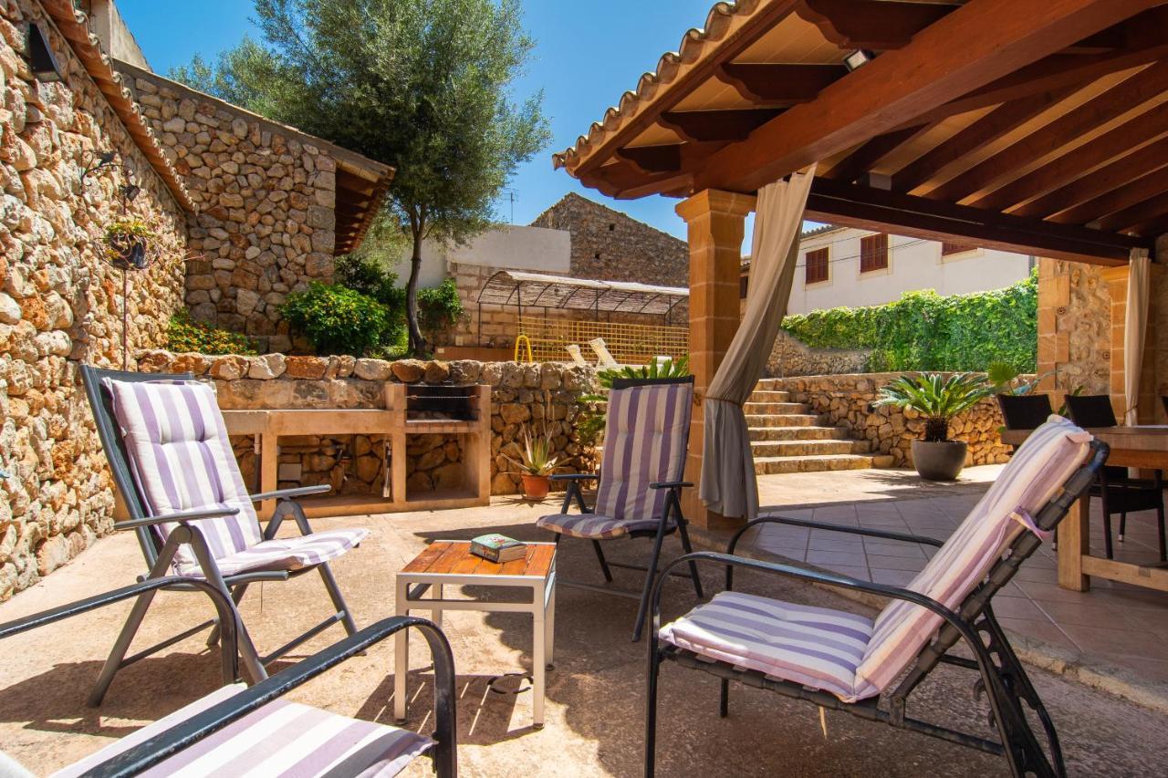 Сasa de vacaciones Fabulous Rural House With Views To The Mountains With Swimming Pool