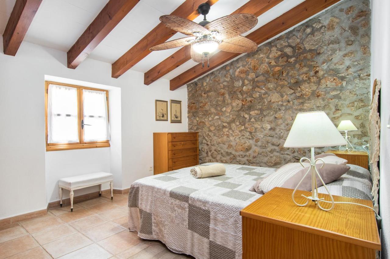 Сasa de vacaciones Fabulous Rural House With Views To The Mountains With Swimming Pool