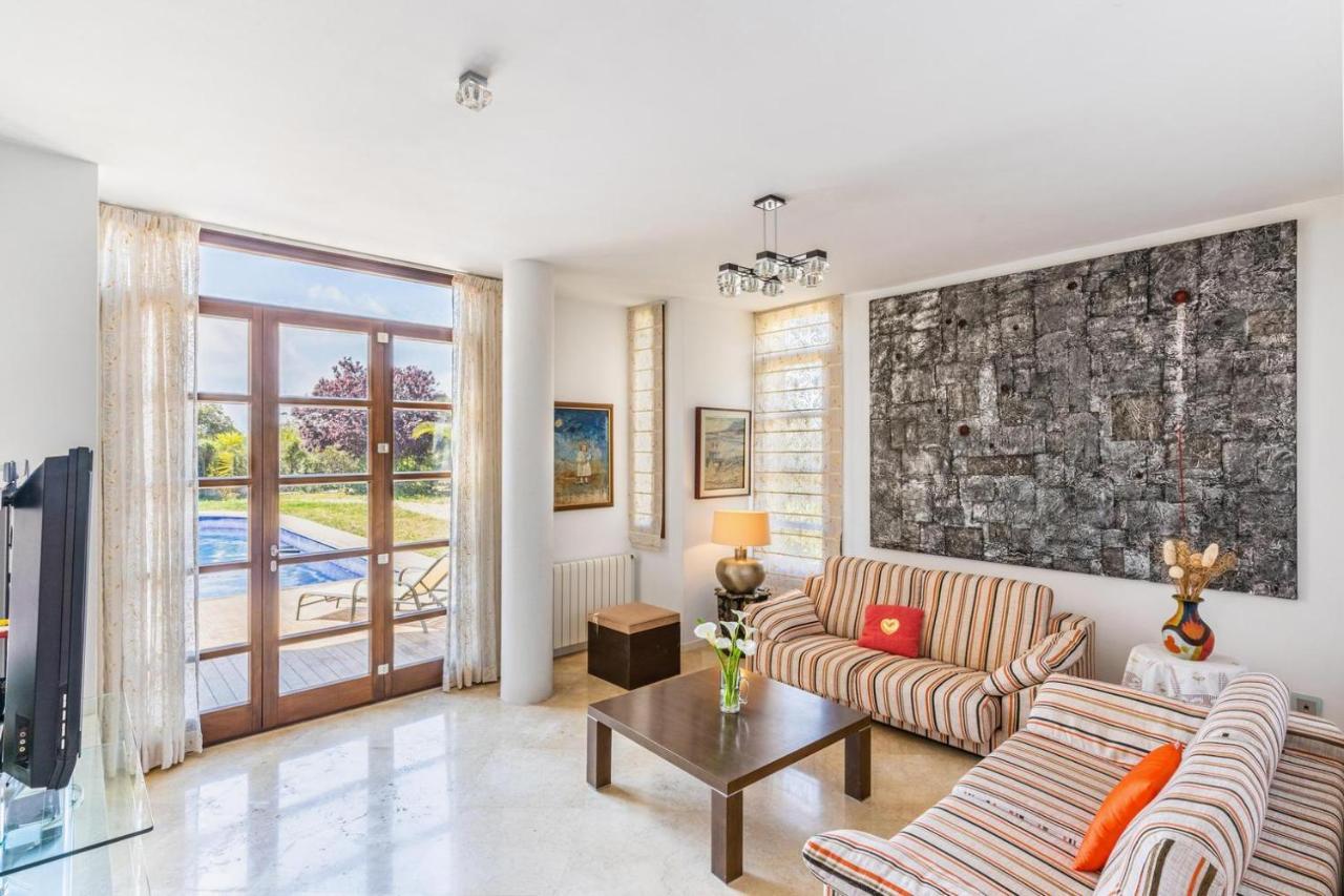 De Lujo Con Piscina, Jacuzzi, Jardín Y Terraza Villa