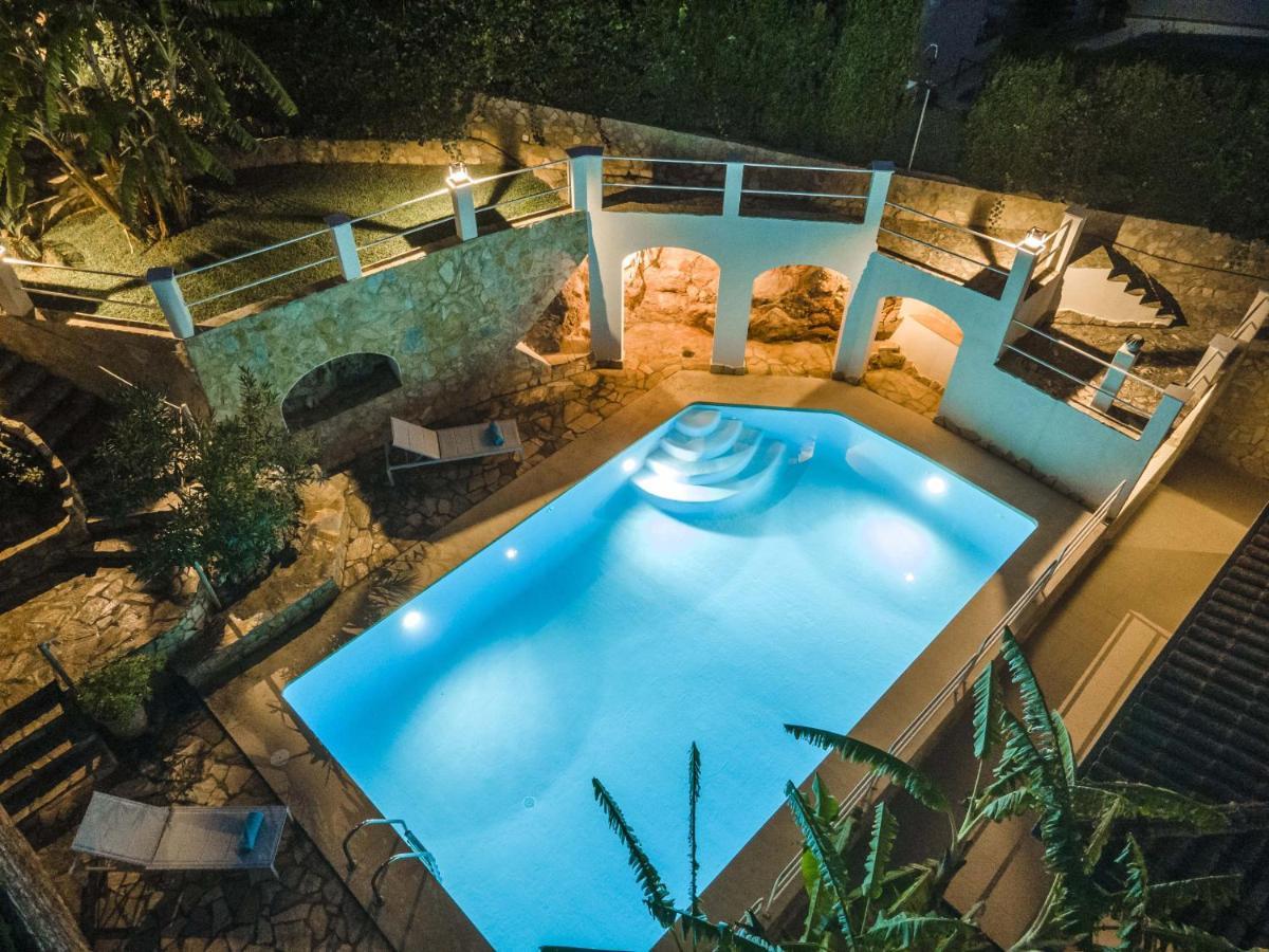 Alcanada Sunrise Villa