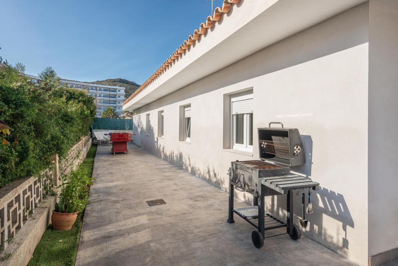 Villa Casa Blanca, Pool And *