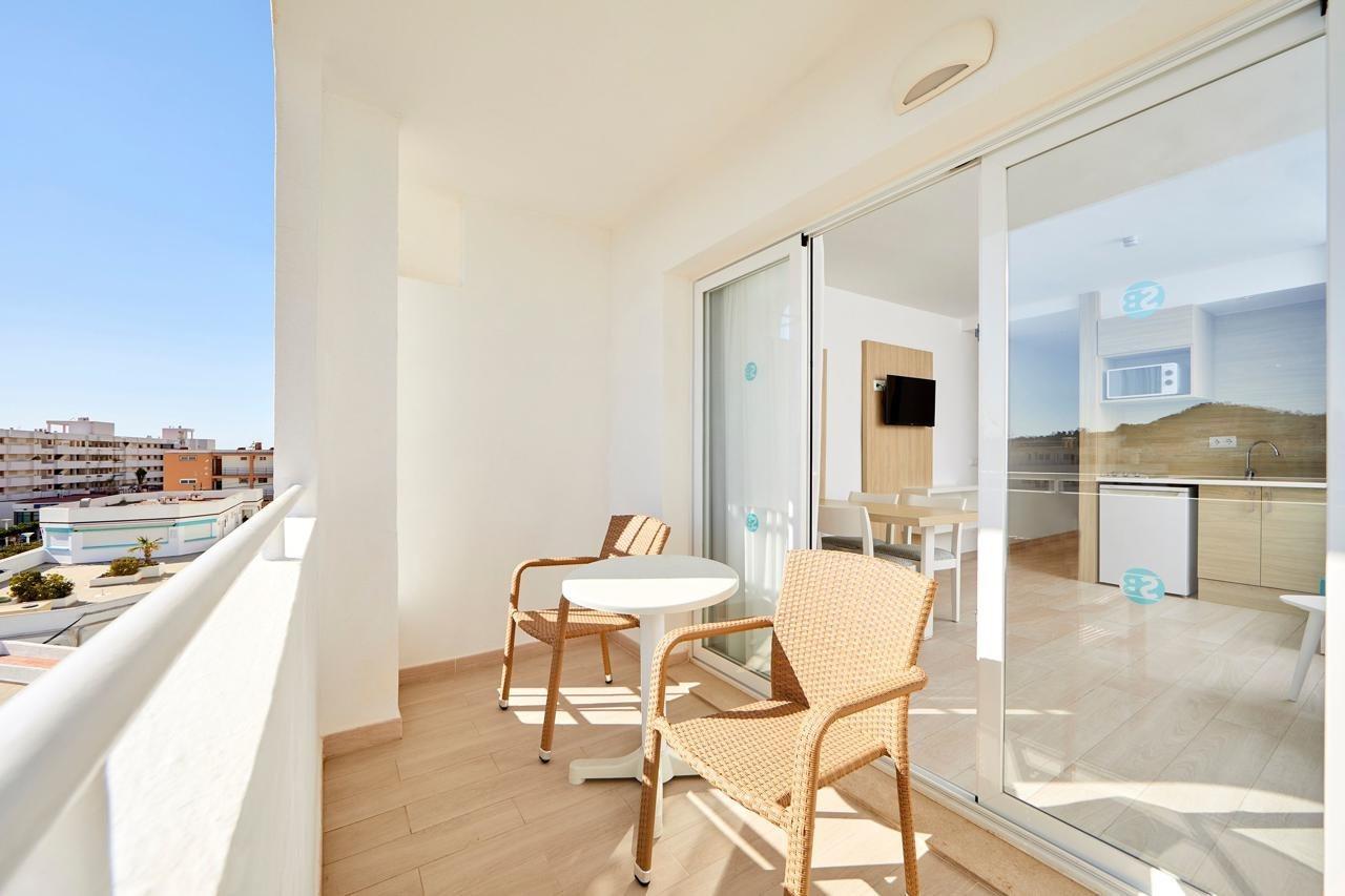Sun (adults Only) Apartahotel 3*