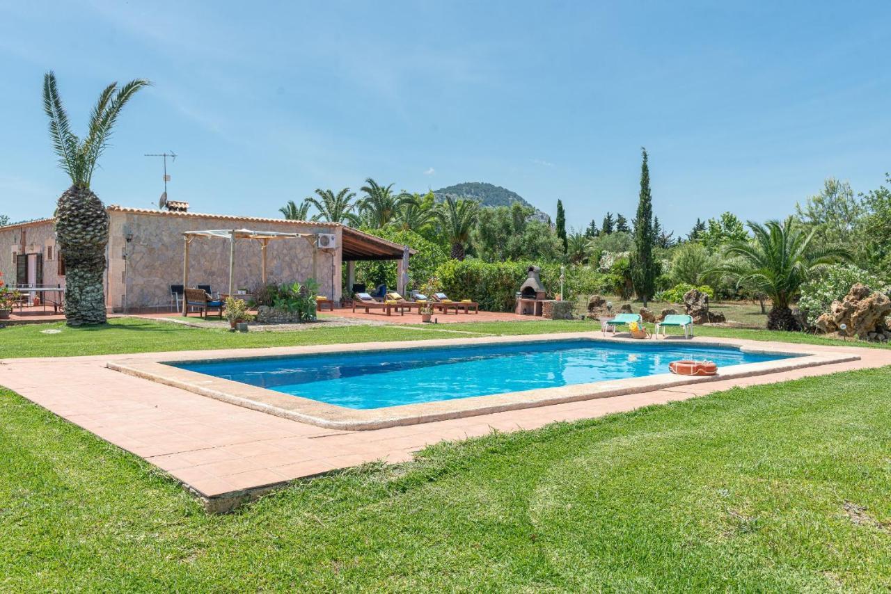 Lucas Villa *