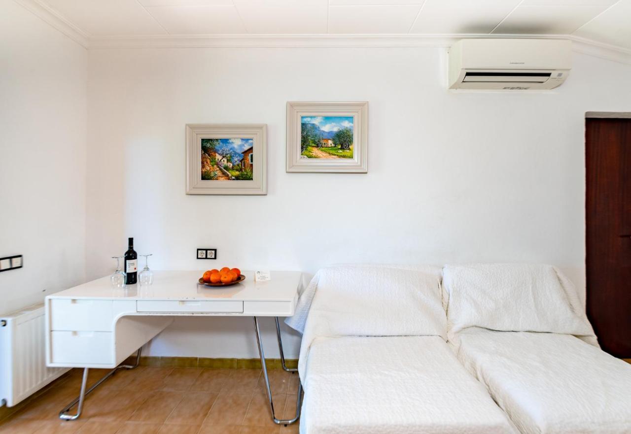 Rural Predio Son Serra Country house *