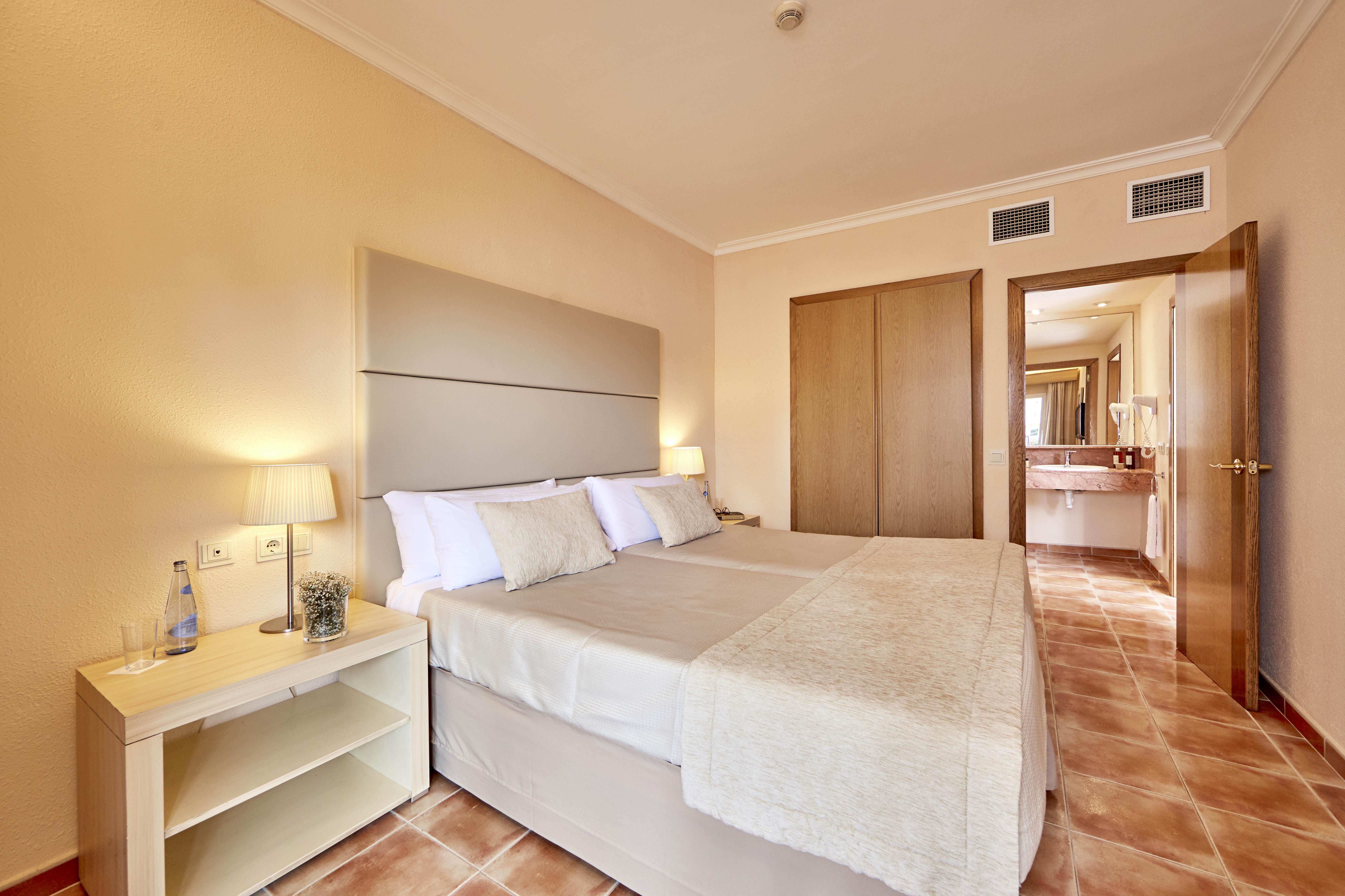 Zafiro Picafort Apartahotel 4*