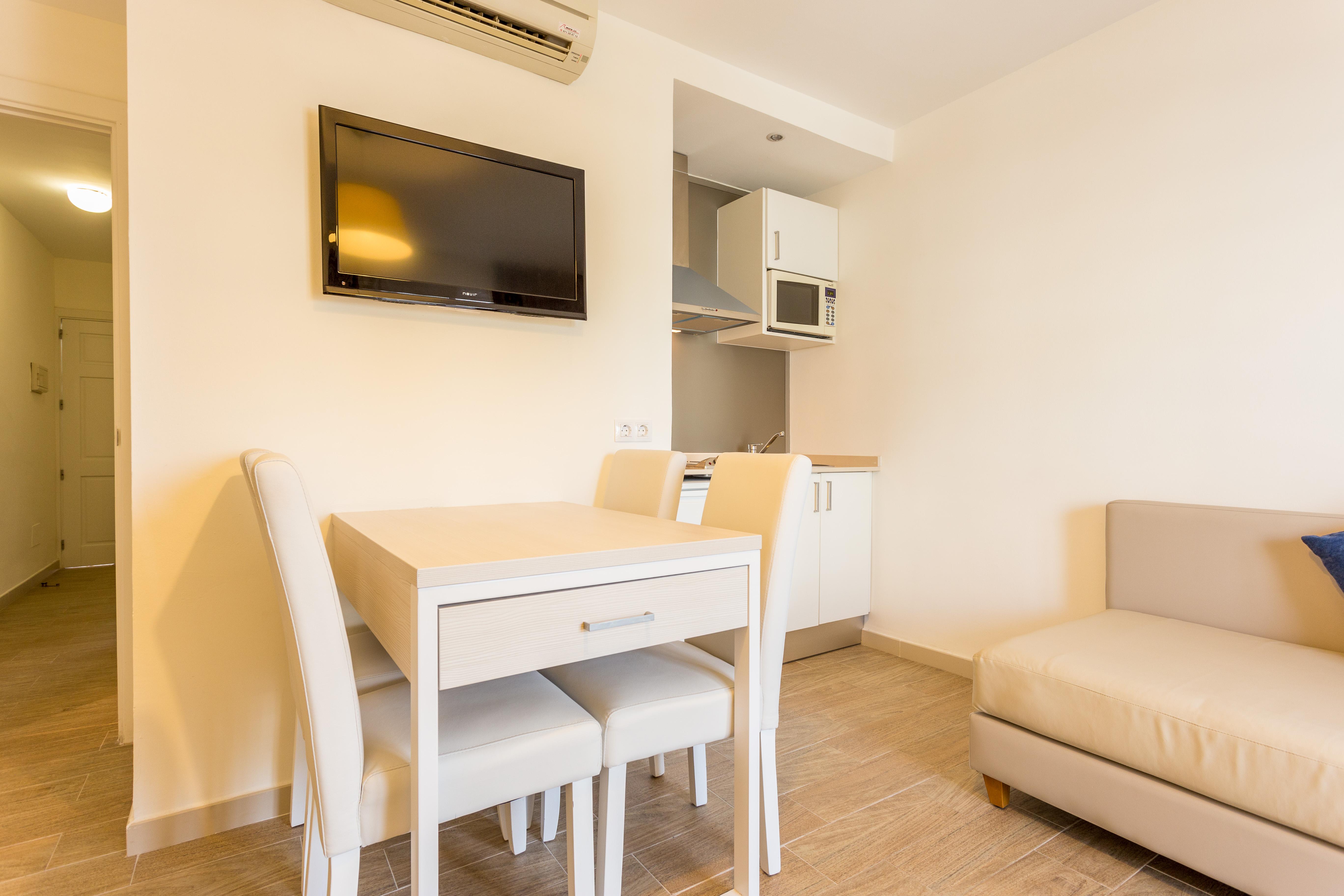 Ferrer Janeiro & Hotel