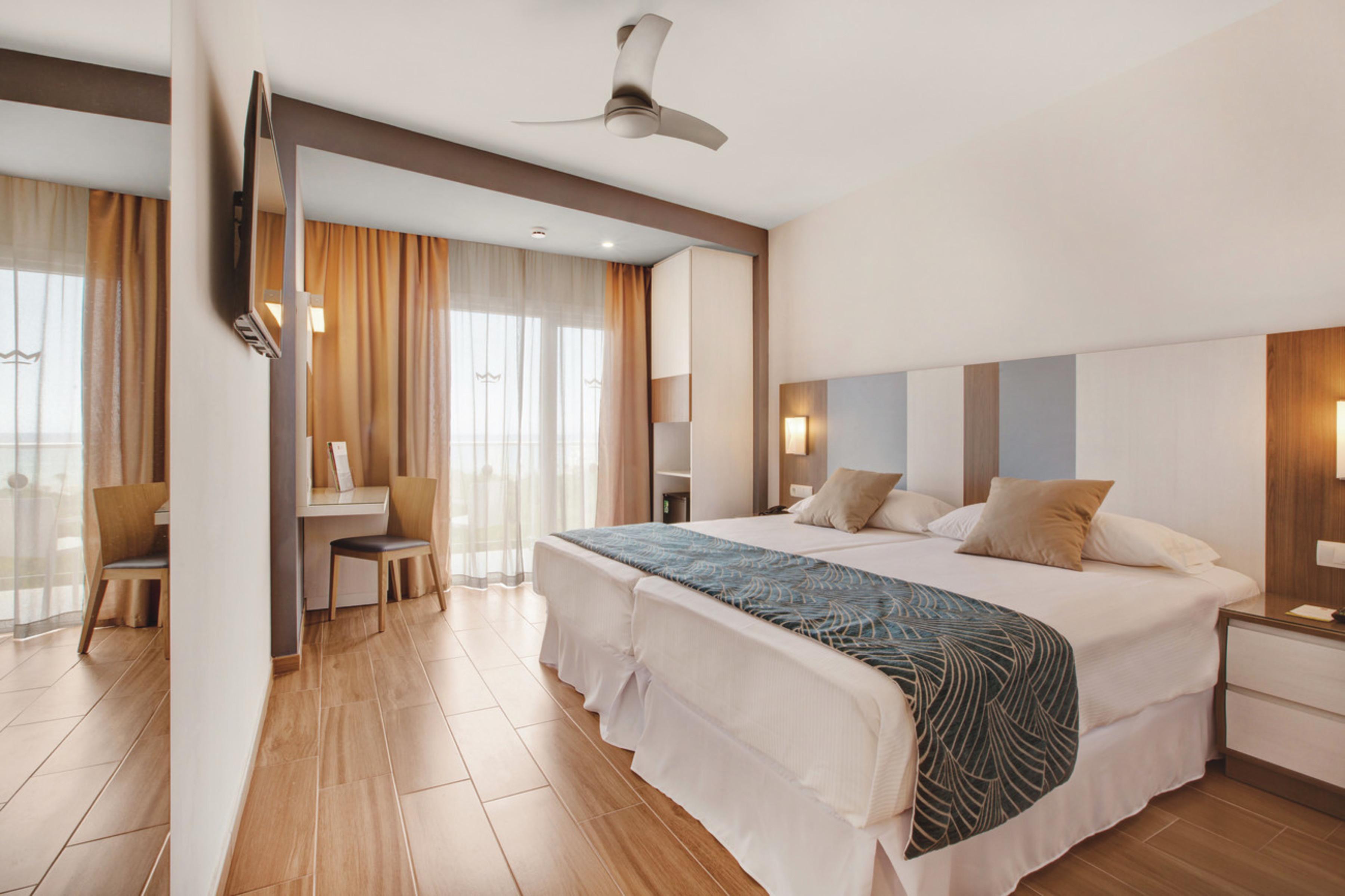 Hotel Riu Festival 4*