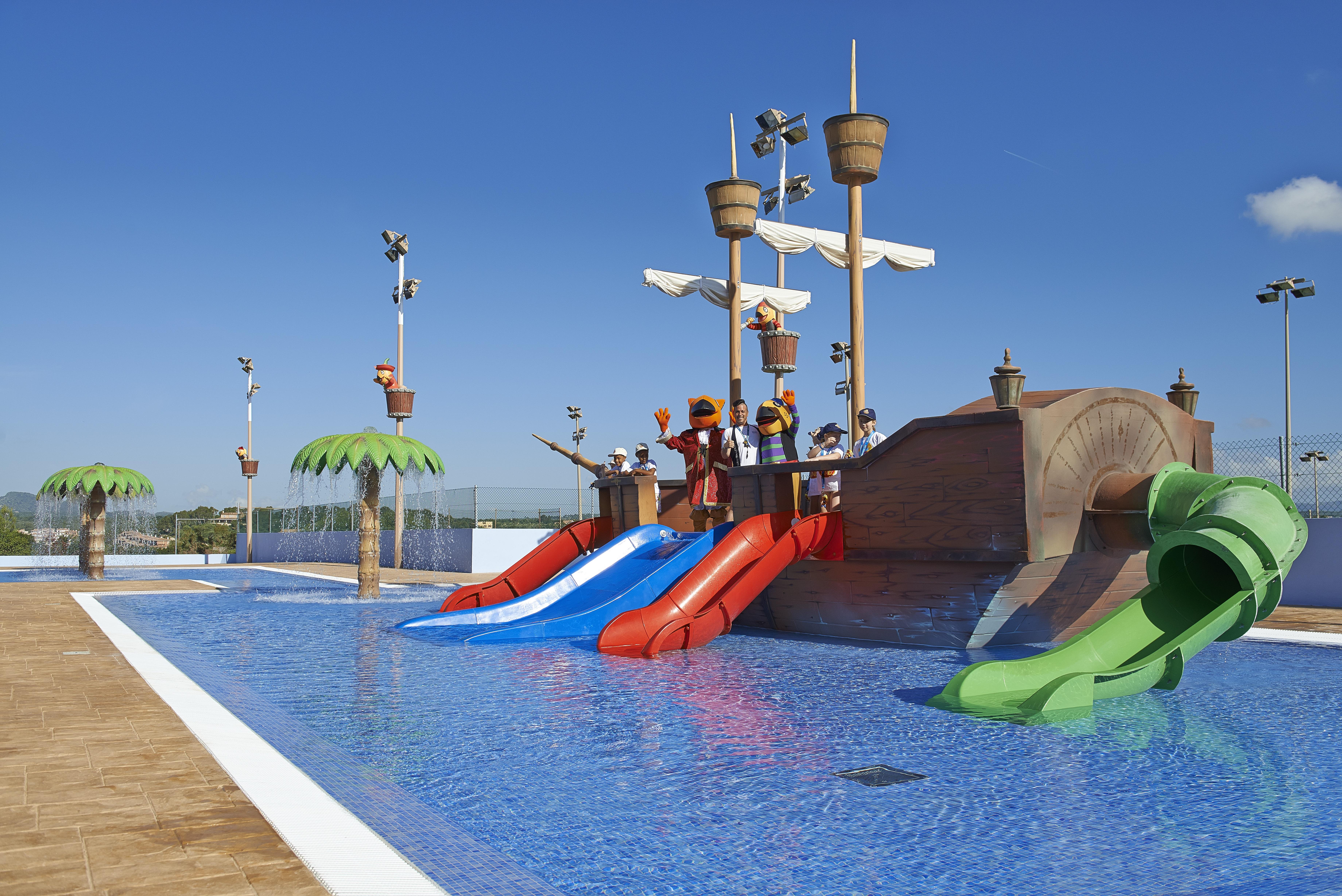 Blau Punta Reina Family 4*