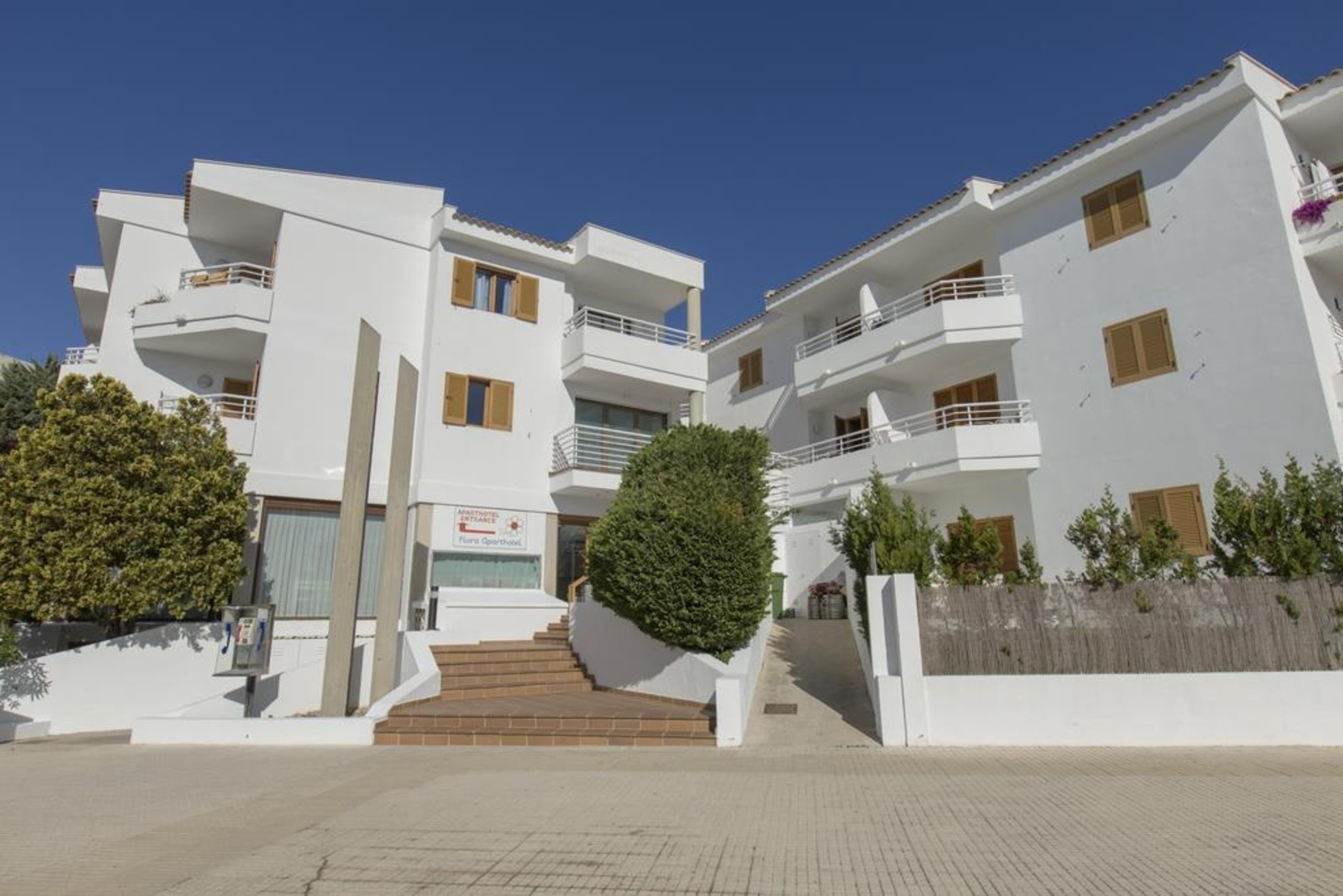 Apartahotel Flora