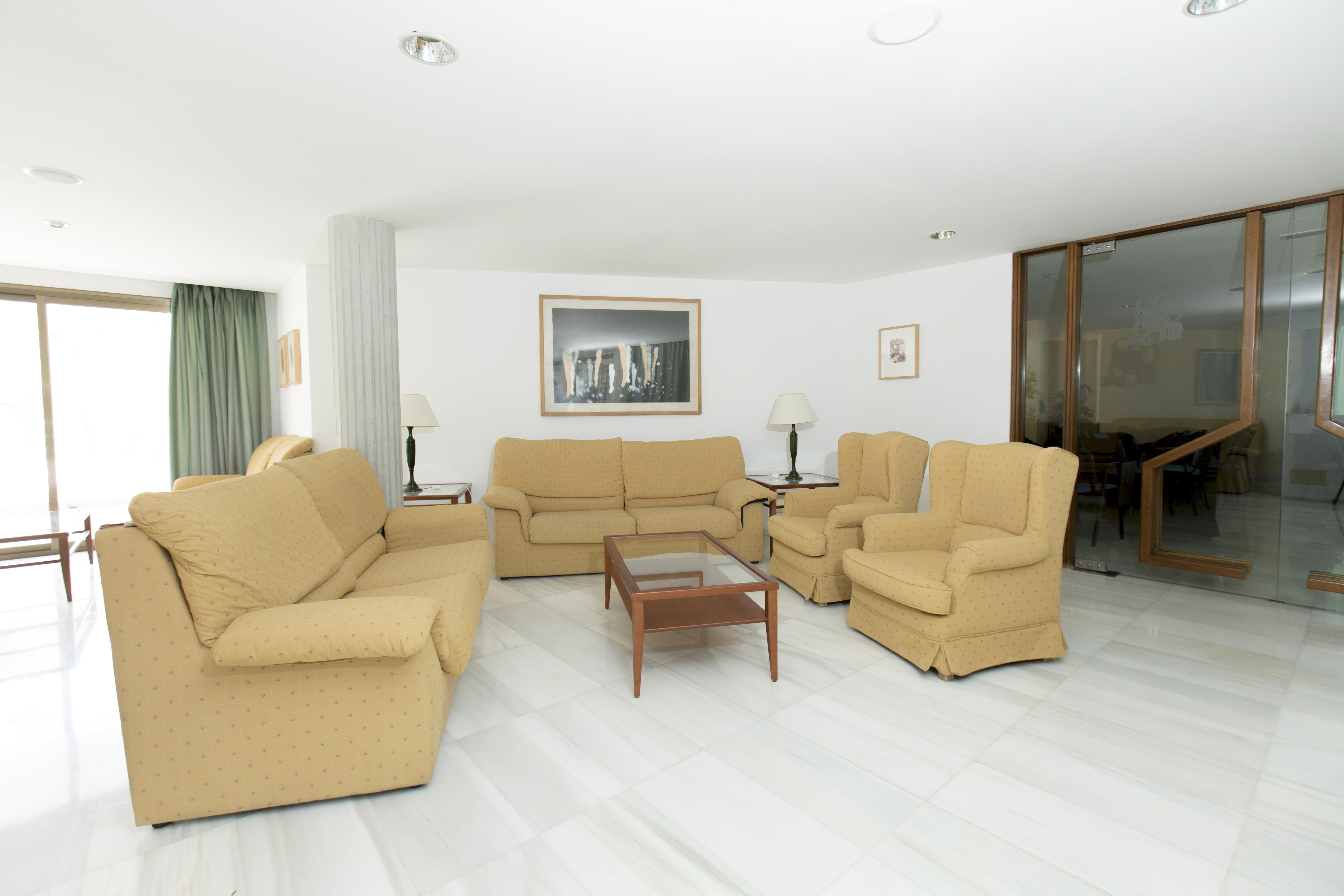 Flora Apartahotel