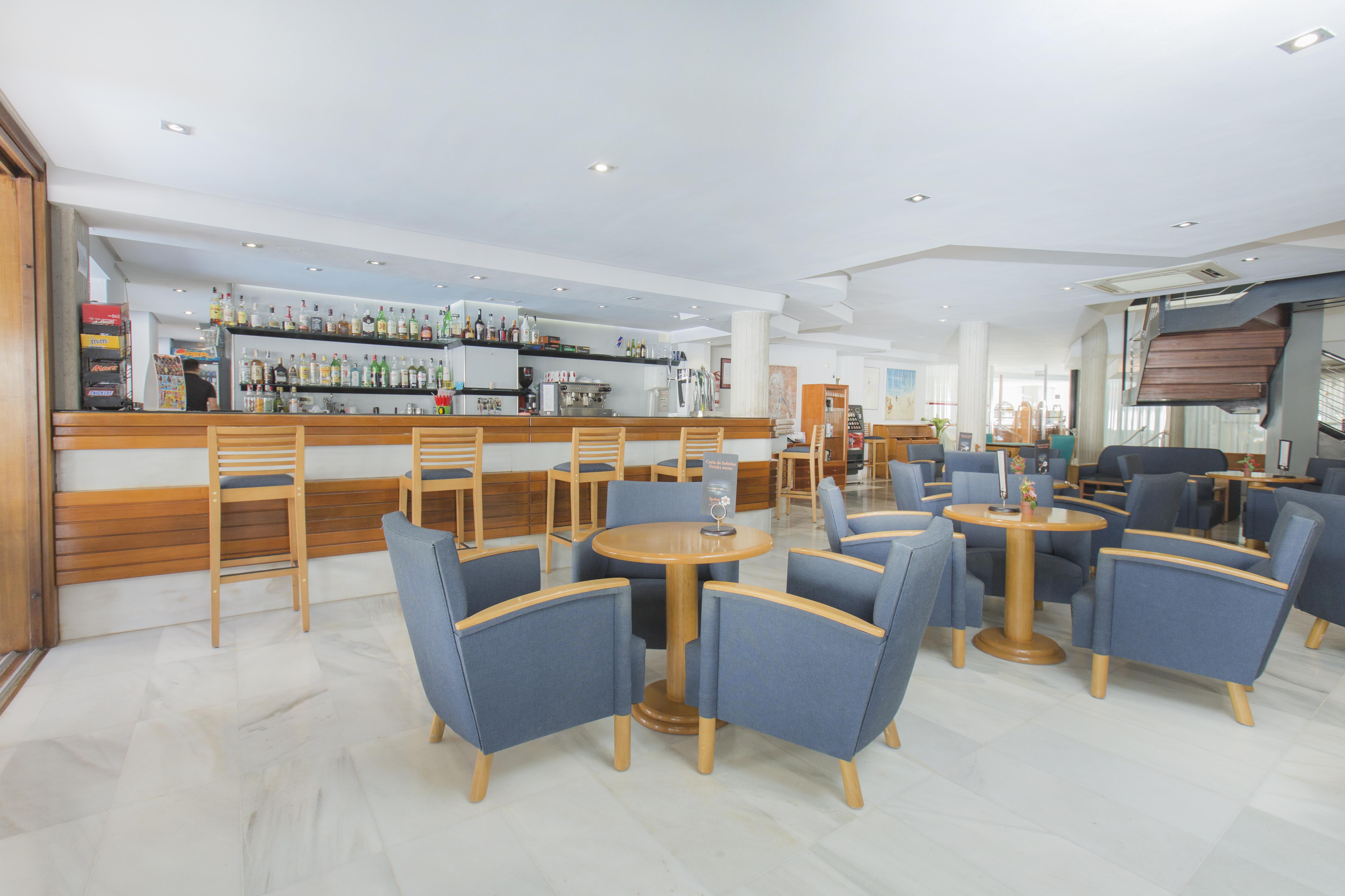 Flora Apartahotel 3*