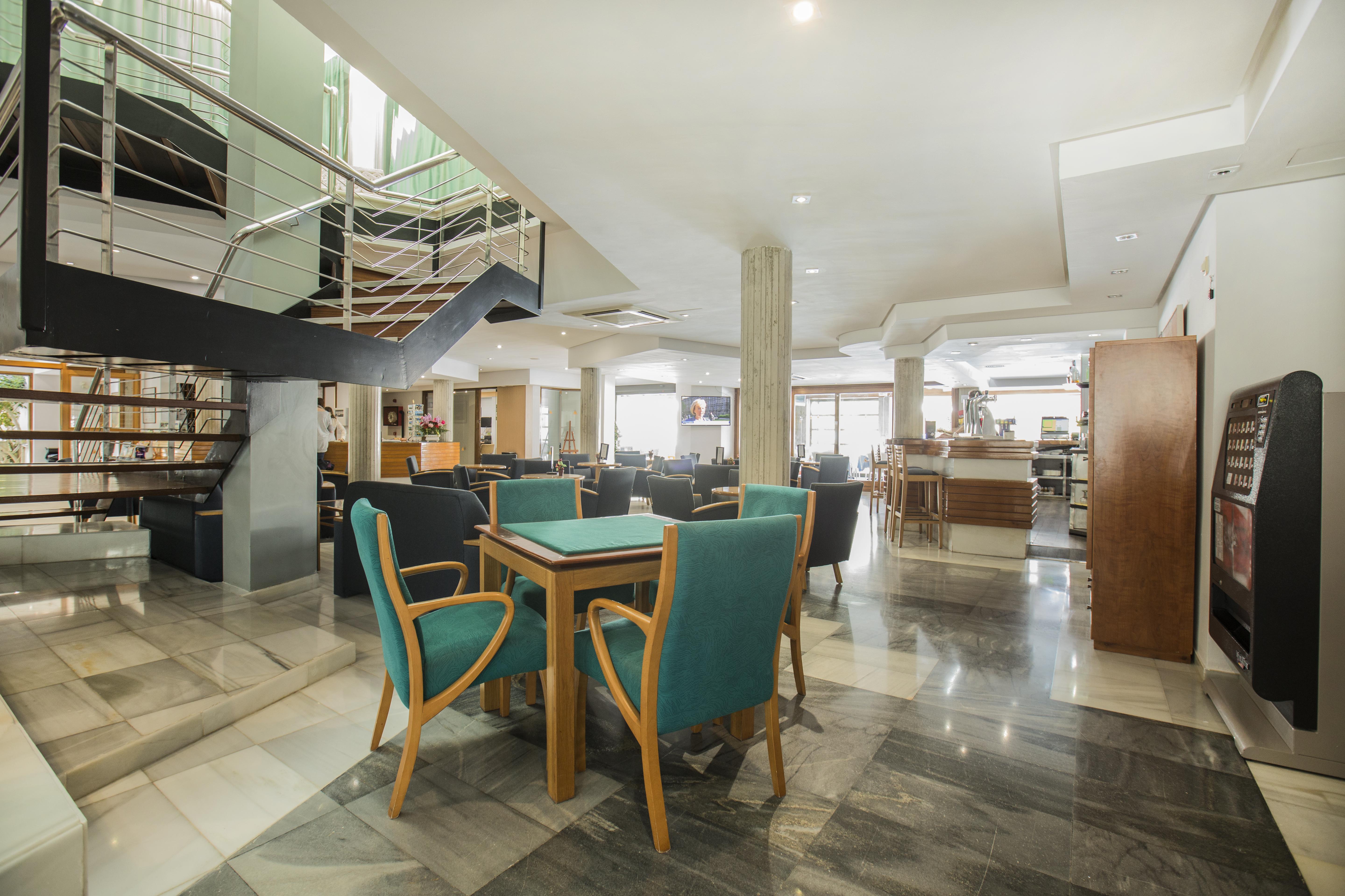 Apartahotel Flora 3*