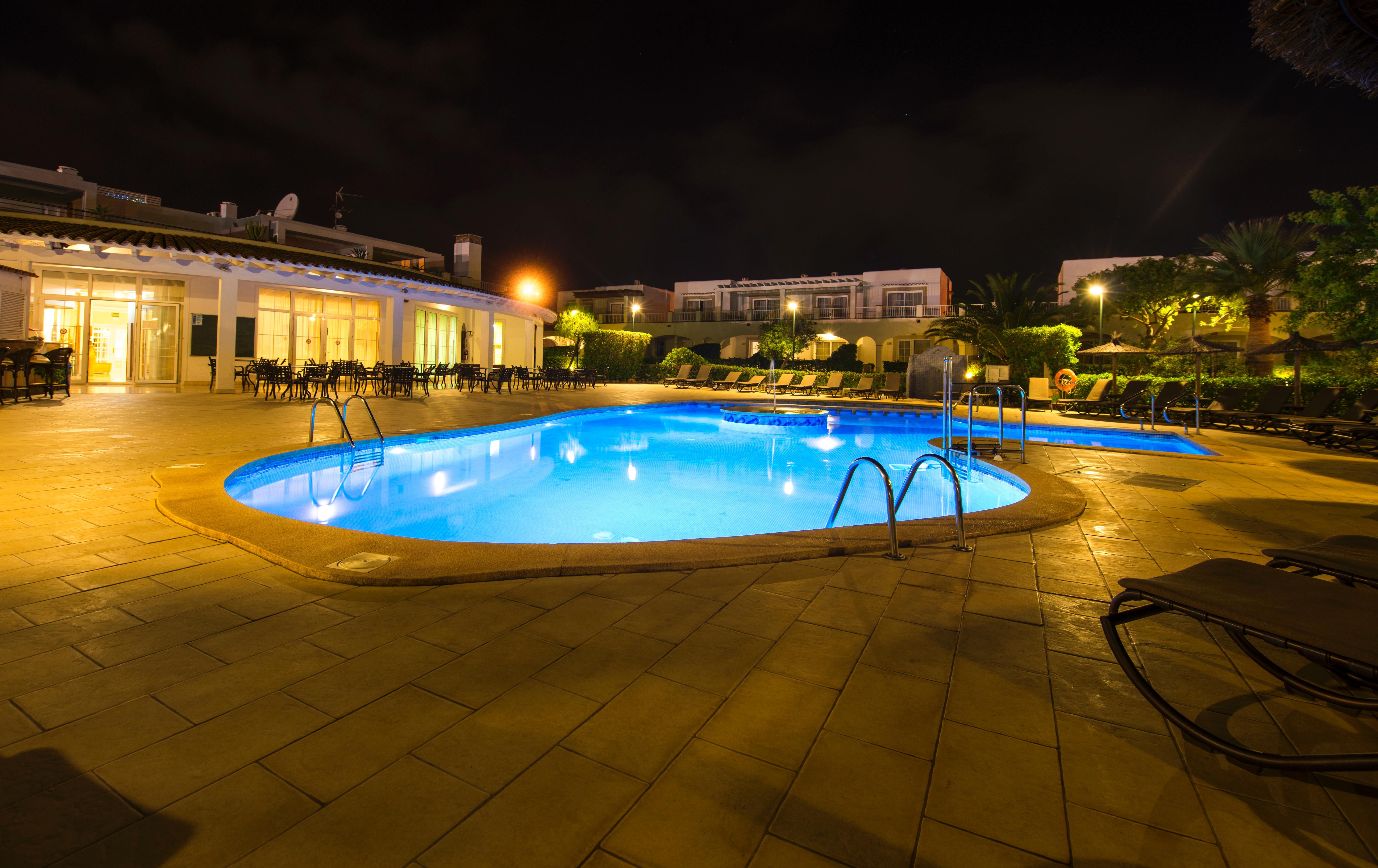 Ona Village 4*