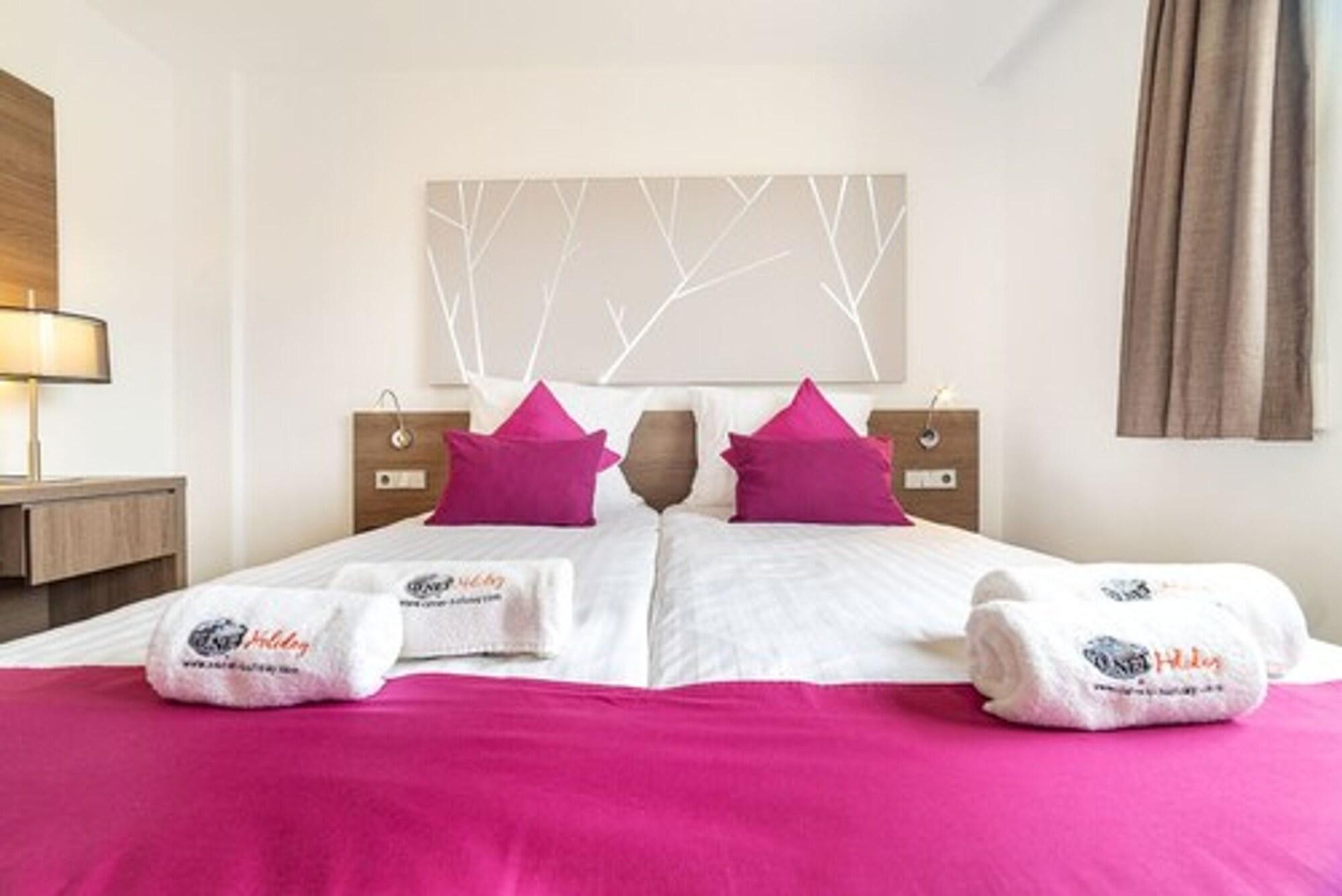 Paradise Residencial 4*