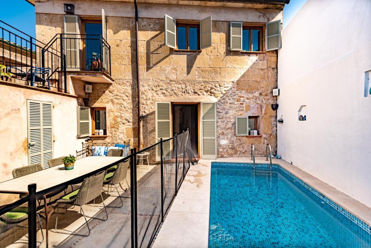 Albuqassim A Modern Townhouse In Pollensa, With Heated Pool